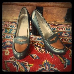 Tahari spectator pumps